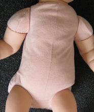 Load image into Gallery viewer, REBORN DOLL BODY 21-22&quot; 3/4 arm full front facing legs. White.
