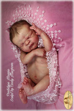 Load image into Gallery viewer, Doll kit  &quot;MAGGIE&quot; by Cindy Musgrove 20&quot; ( 50.8cm)
